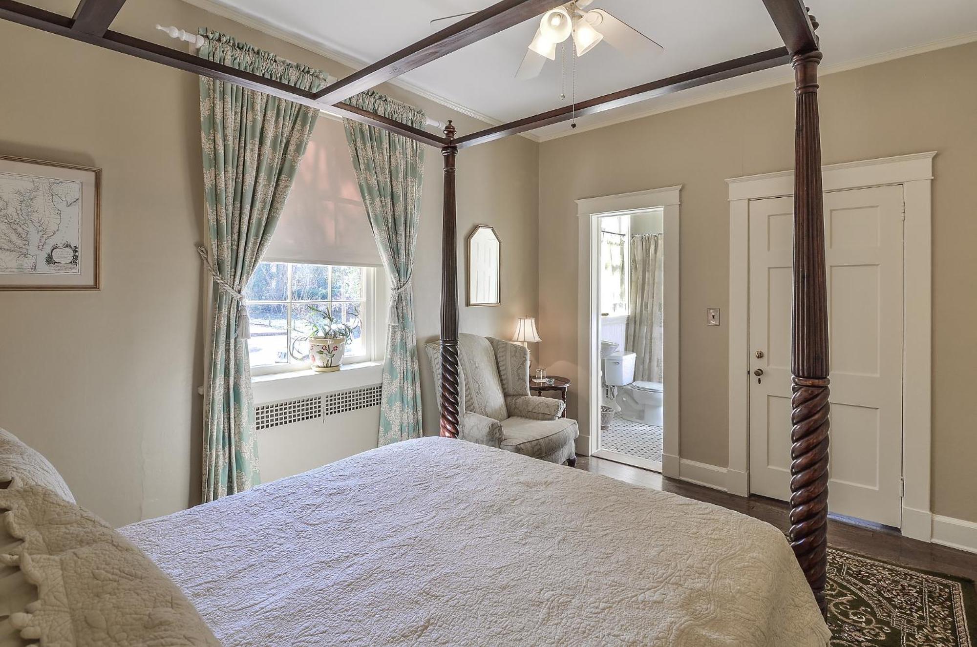Cedars Of Williamsburg Bed & Breakfast Экстерьер фото